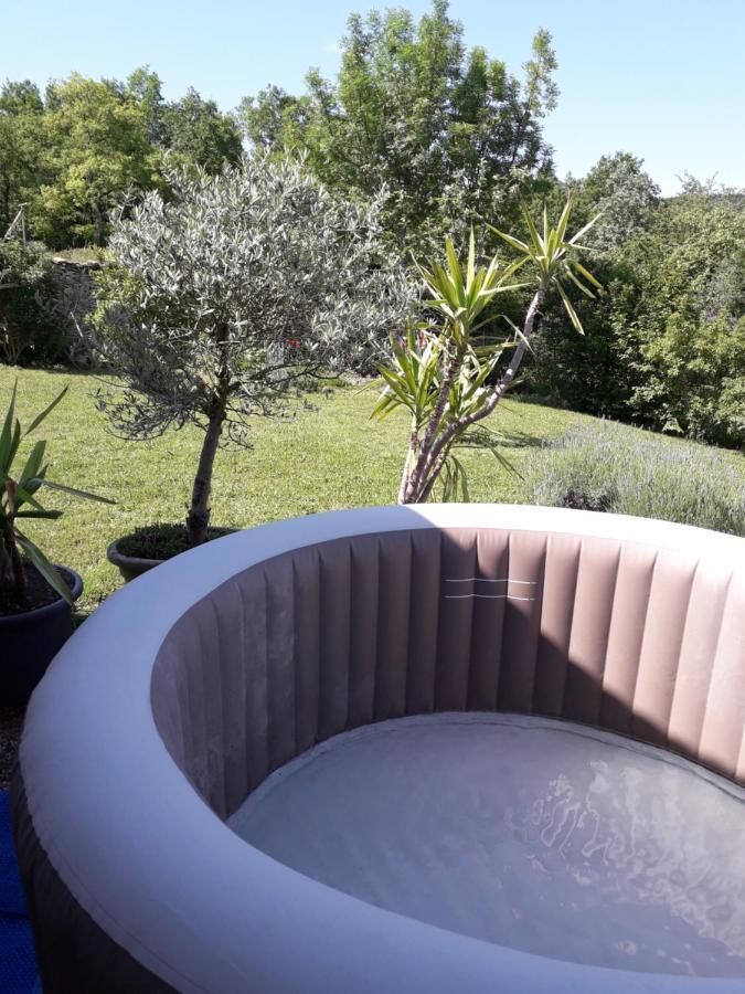Chez Isa Massilly Exterior foto