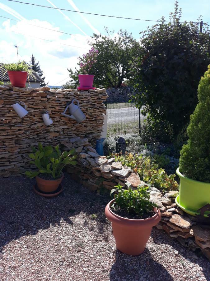 Chez Isa Massilly Exterior foto